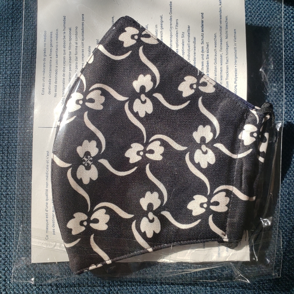 Tory Burch Designer Face Mask Floral Print White Black Ivy Vine Pattern Branded